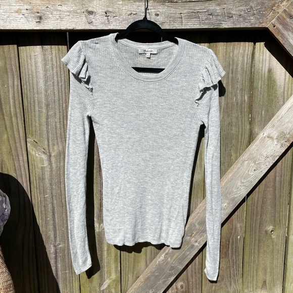 Madewell Ruffle-Sleeve Ribbed Knit Pullover Lightweight Sweater in Grey - Picture 4 of 12